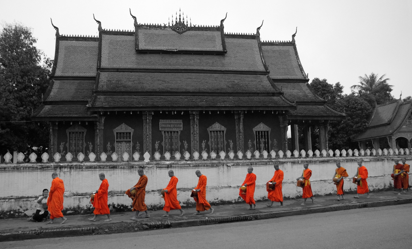 monks-at-Luang-Prabang-1400x849